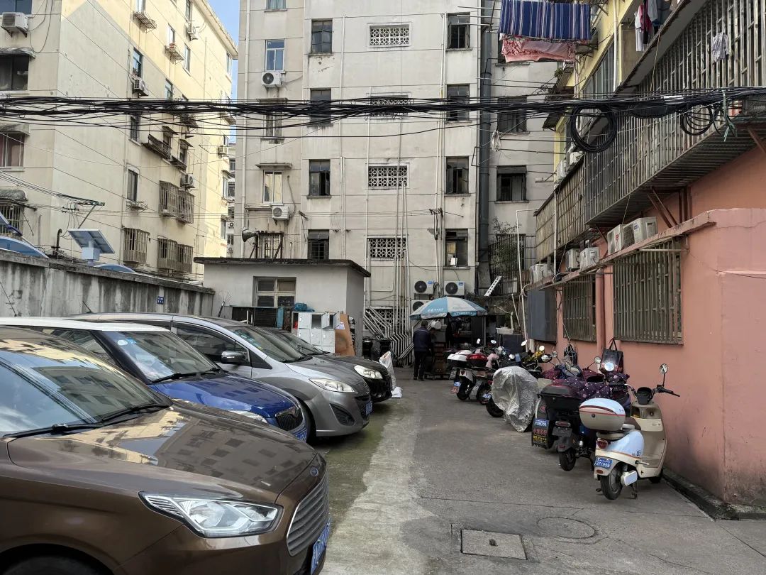 上海杨浦区试点老旧小区改造新方法，6个老小区合并成1个小区？