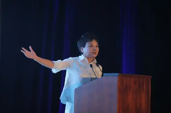 何巧女捐赠15亿美元拯救濒危动物_巧女基金会生物多样性保护_巧女基金会保护项目