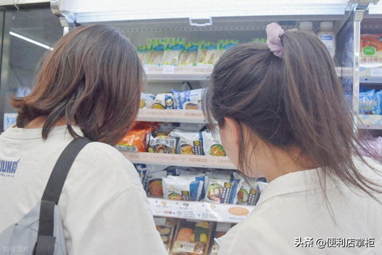 家附近服装加工厂旧址变身便利店，这选址让人意外？