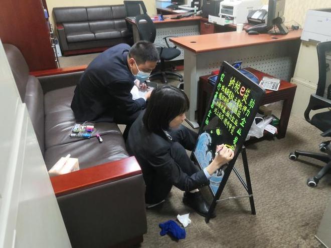 邮政储蓄银行定期存款利息亏损_推销理财产品 英文_银行工作人员推荐理财产品内幕