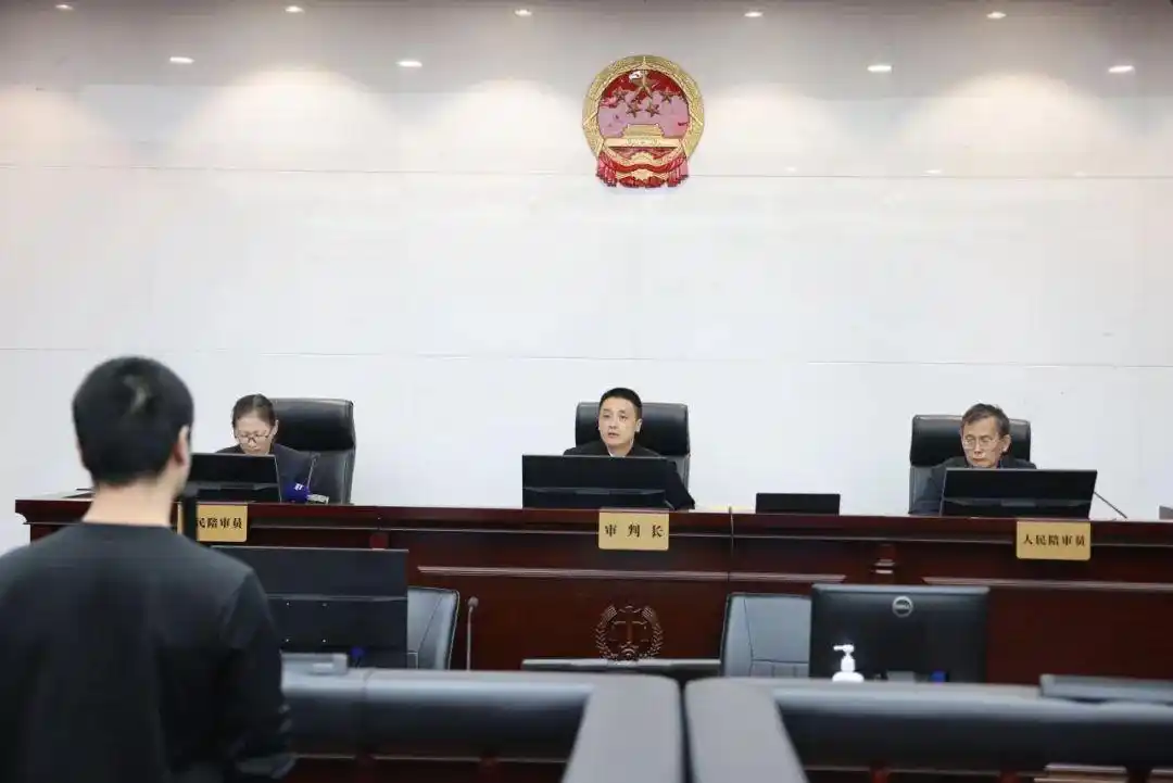 杠杆炒股配资_股票场外配资非法经营案_徐汇区检察院起诉股票场外配资案