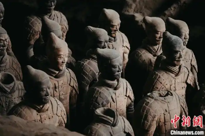 兵马俑多巴胺穿搭_秦兵马俑打水印_双眼皮兵马俑摘牌