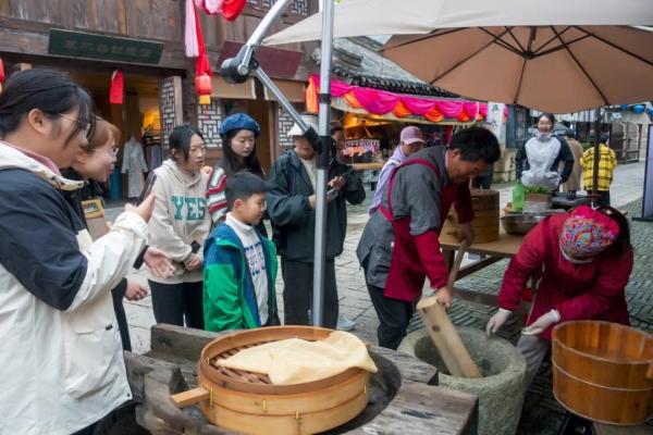 宁波景区排队_奉化天下第一桃园门票_宁波乡村赏花旅游
