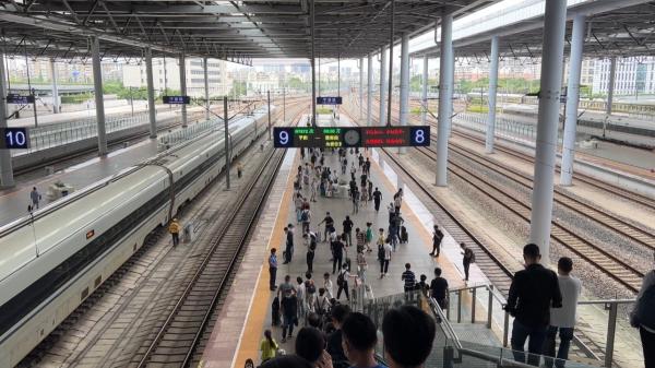 宁波景区排队_宁波乡村赏花旅游_奉化天下第一桃园门票