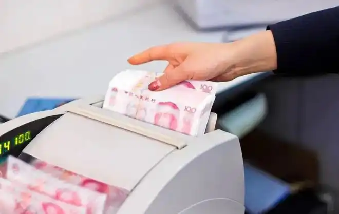 银行理财产品收益分析_定期存款与理财产品选择_理财产品与银行存款