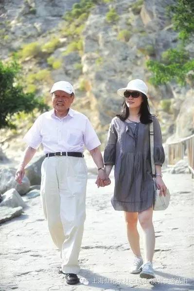 翁帆与杨振宁的性笑话_杨振宁与翁帆锡婚_杨振宁与翁帆婚姻生活