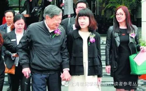 杨振宁与翁帆锡婚_杨振宁与翁帆婚姻生活_翁帆与杨振宁的性笑话